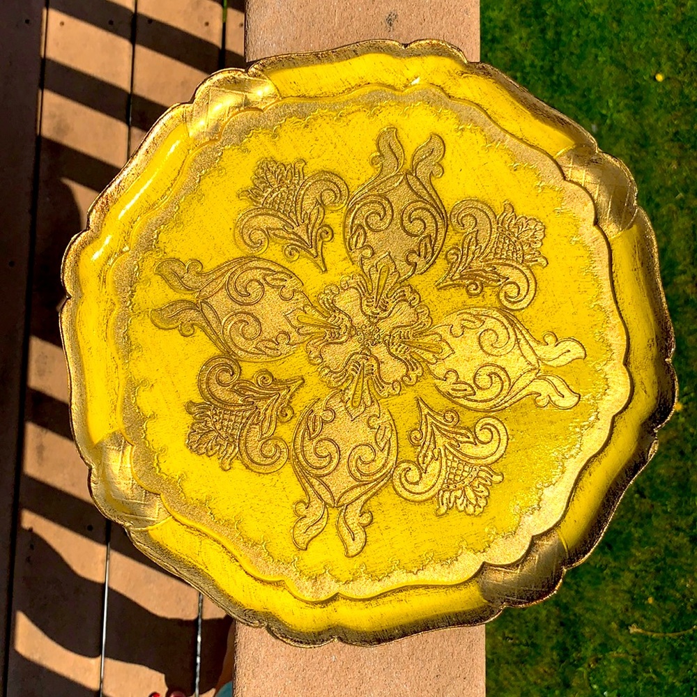 Gorgeous platter 131/2 across